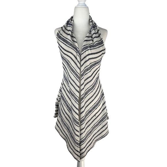 BOUTIQUE STYLE PULL OVER HALTER VEST - Picture 1 of 11